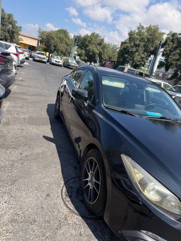 מודעת רכב מאזדה 3