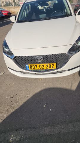 מודעת רכב מאזדה 2