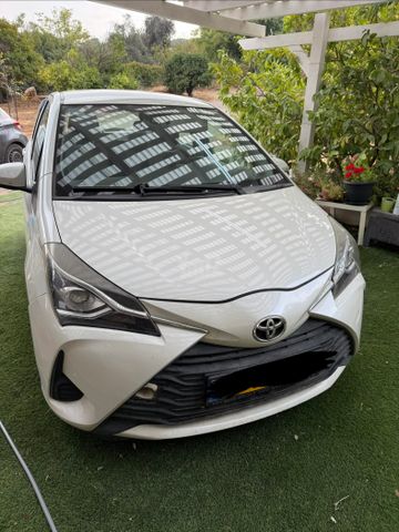 מודעת רכב טויוטה C-HR