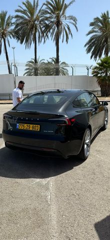 מודעת רכב טסלה מודל 3