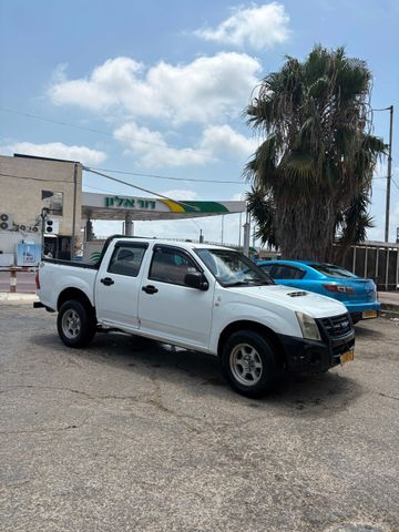 די-מקס 4X2 S ידני דאבל קבינה 5 מק 4 דל 2.5 (136 כ״ס)