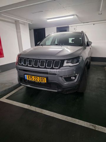 מודעת רכב ג'יפ קומפאס