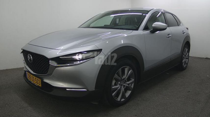 מודעת רכב מאזדה CX-30