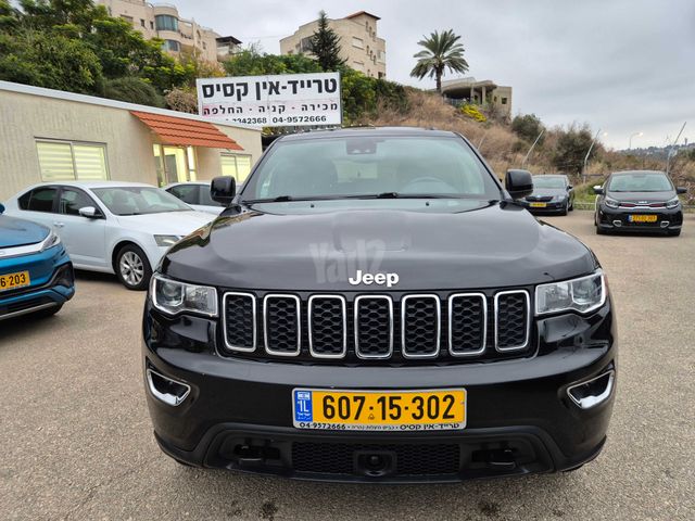 מודעת רכב ג'יפ גרנד צ'ירוקי