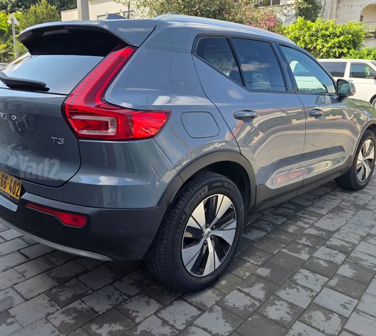 מודעת רכב וולוו XC40