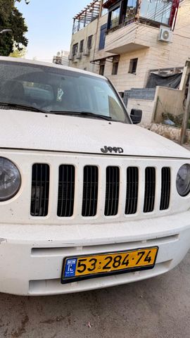 מודעת רכב ג'יפ פטריוט