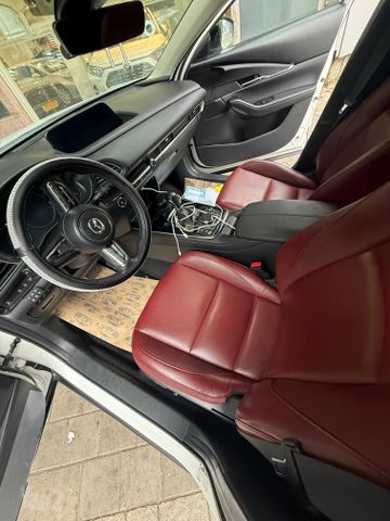 מודעת רכב מאזדה CX-30