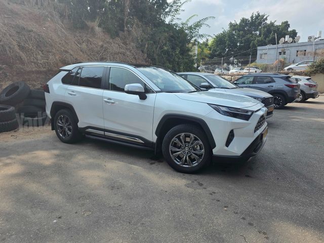 מודעת רכב טויוטה RAV4