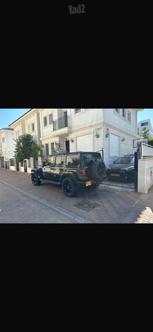 מודעת רכב ג'יפ רנגלר
