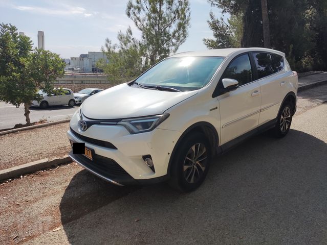 מודעת רכב טויוטה RAV4