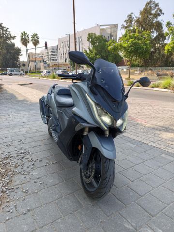 מודעת רכב קימקו AK 550