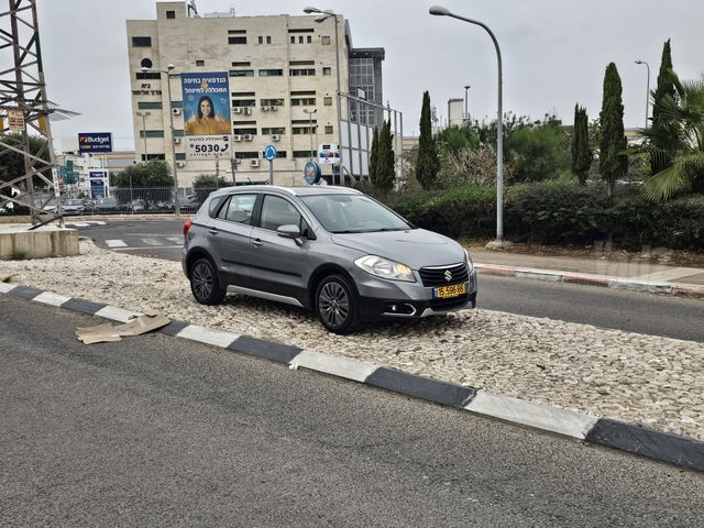 מודעת רכב סוזוקי קרוסאובר
