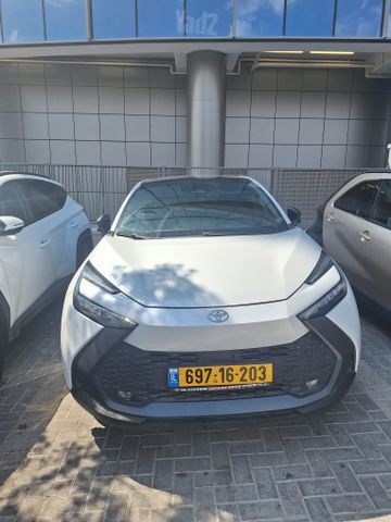 מודעת רכב טויוטה C-HR