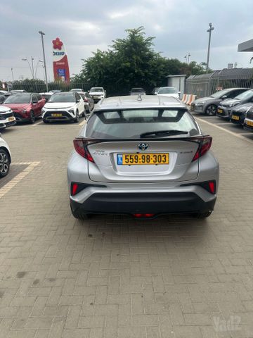 מודעת רכב טויוטה C-HR 1