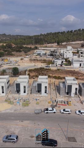 השכונה המערבית/שכונת השקדיות