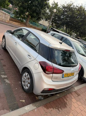 מודעת רכב יונדאי i20