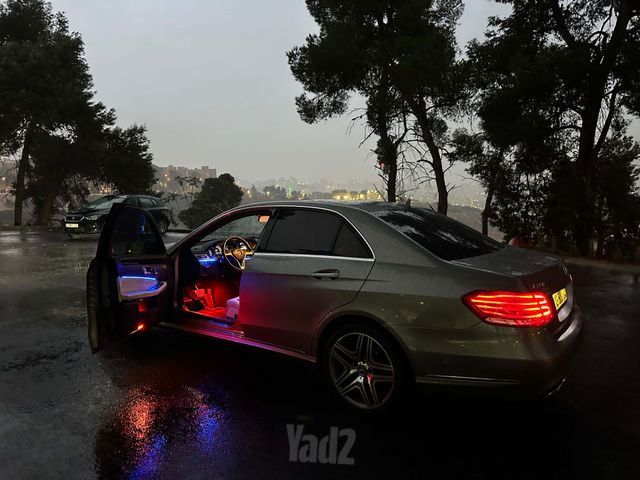 מודעת רכב מרצדס-בנץ E-class