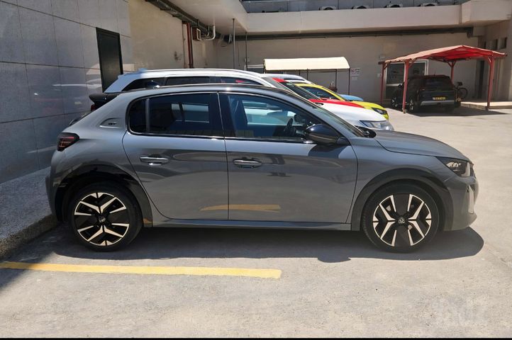 208 GT אוט׳ בנזין 1.2 (130 כ״ס)