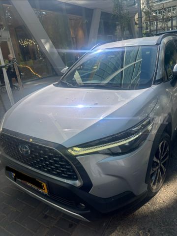 קורולה קרוס Dynamic היברידי אוט׳ 1.8 (97 כ״ס)