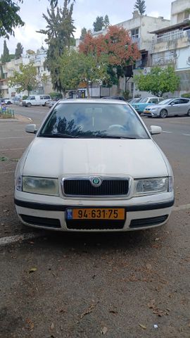 אוקטביה  Tour ידני דיזל האצ'בק 1.9 (100 כ״ס)