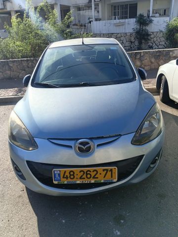 מודעת רכב מאזדה 2