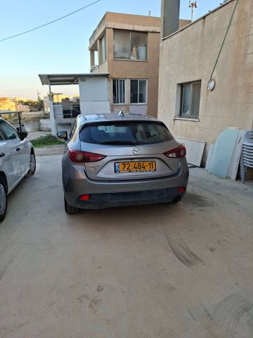 מודעת רכב מאזדה 3