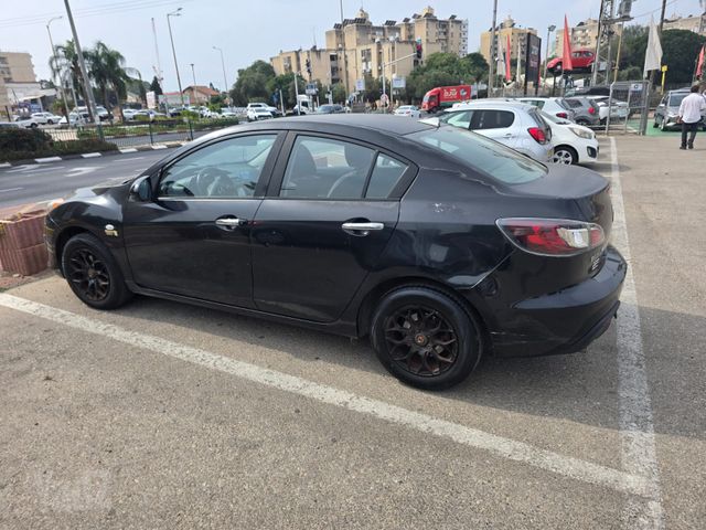 מודעת רכב מאזדה 3