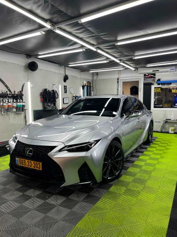 IS F-Sport Plus 300 אוט׳ 2.0 (245 כ״ס)