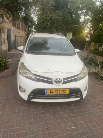 מודעת רכב טויוטה ורסו