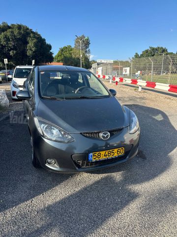 מודעת רכב מאזדה 2