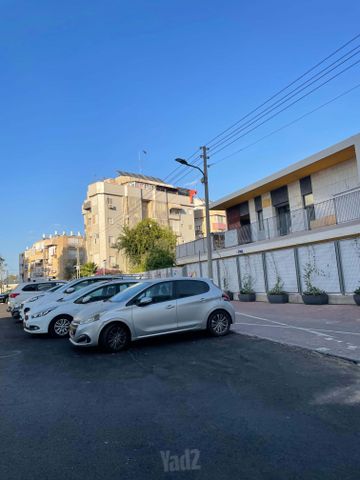 מודעת רכב פיג'ו 208