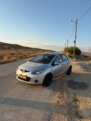 מודעת רכב מאזדה 2