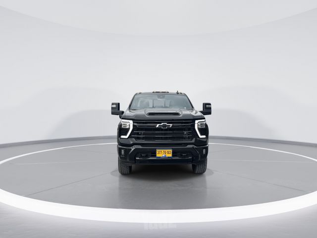 סילברדו LTZ+ 2500 אוט׳ 6.6 (445 כ״ס)