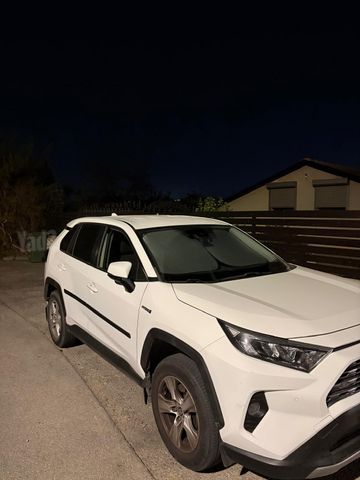 מודעת רכב טויוטה RAV4