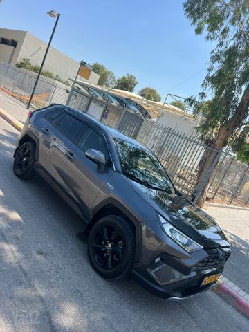 מודעת רכב טויוטה RAV4