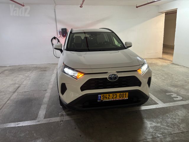 מודעת רכב טויוטה RAV4