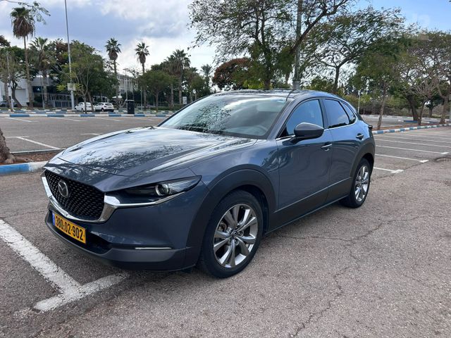 מודעת רכב מאזדה CX-30
