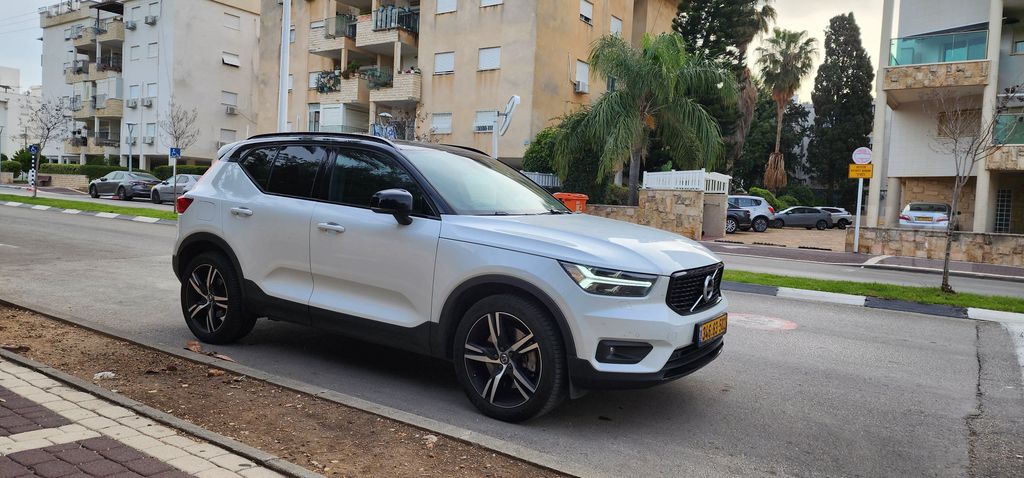 מודעת רכב וולוו XC40