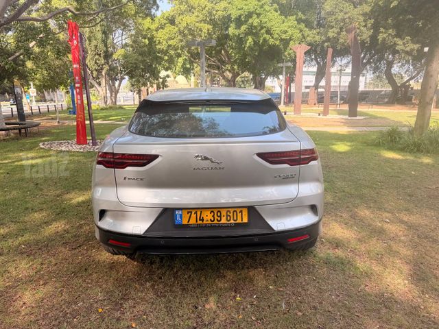 מודעת רכב יגואר I-Pace 2