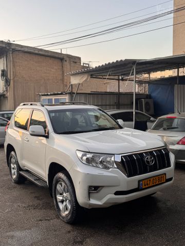 לנד קרוזר Luxury אוט׳ דיזל 5 מק 3 דל 2.8 (177 כ״ס)