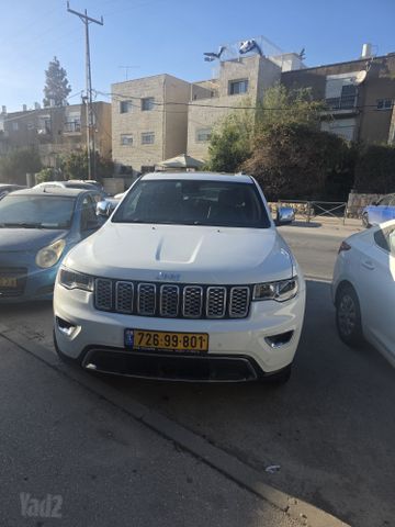 מודעת רכב ג'יפ גרנד צ'ירוקי