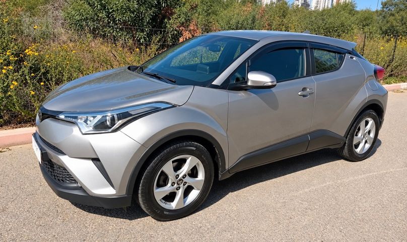 מודעת רכב טויוטה C-HR