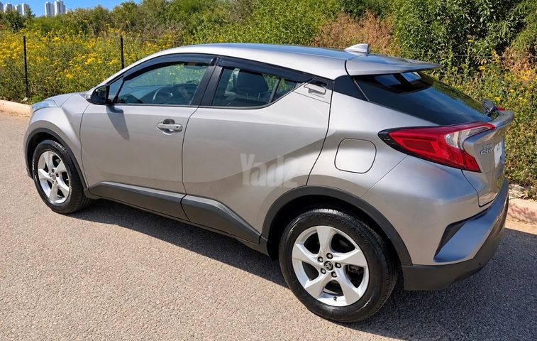 מודעת רכב טויוטה C-HR 1
