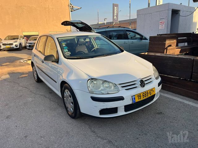 גולף Trendline אוט׳ בנזין 5 דל 1.6 (102 כ״ס)