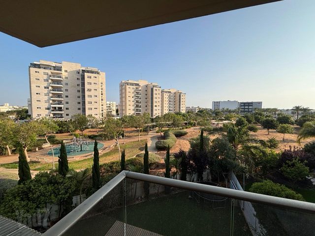 התבור 8