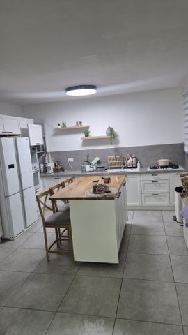 מירון 8