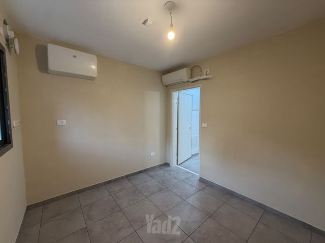 אריה לובה אליאב 18