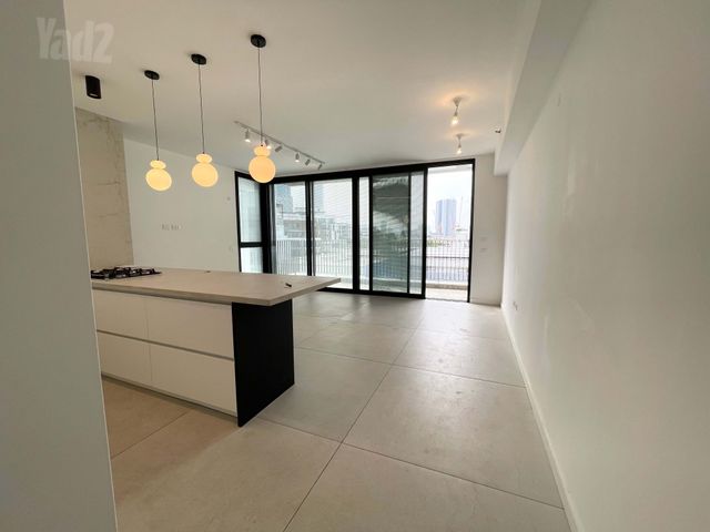 אנטיגונוס 13