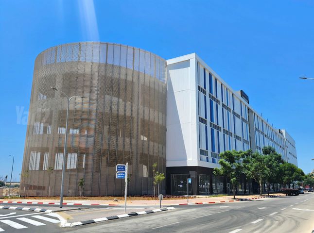הבנאים 