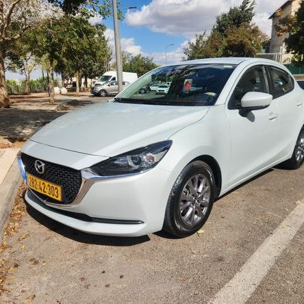 מודעת רכב מאזדה 2